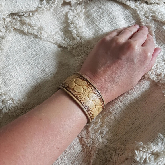 Lue Handmade Leather Cuff tan western boho tooled leather 8.5” Bracelet Upcycle - Picture 1 of 4